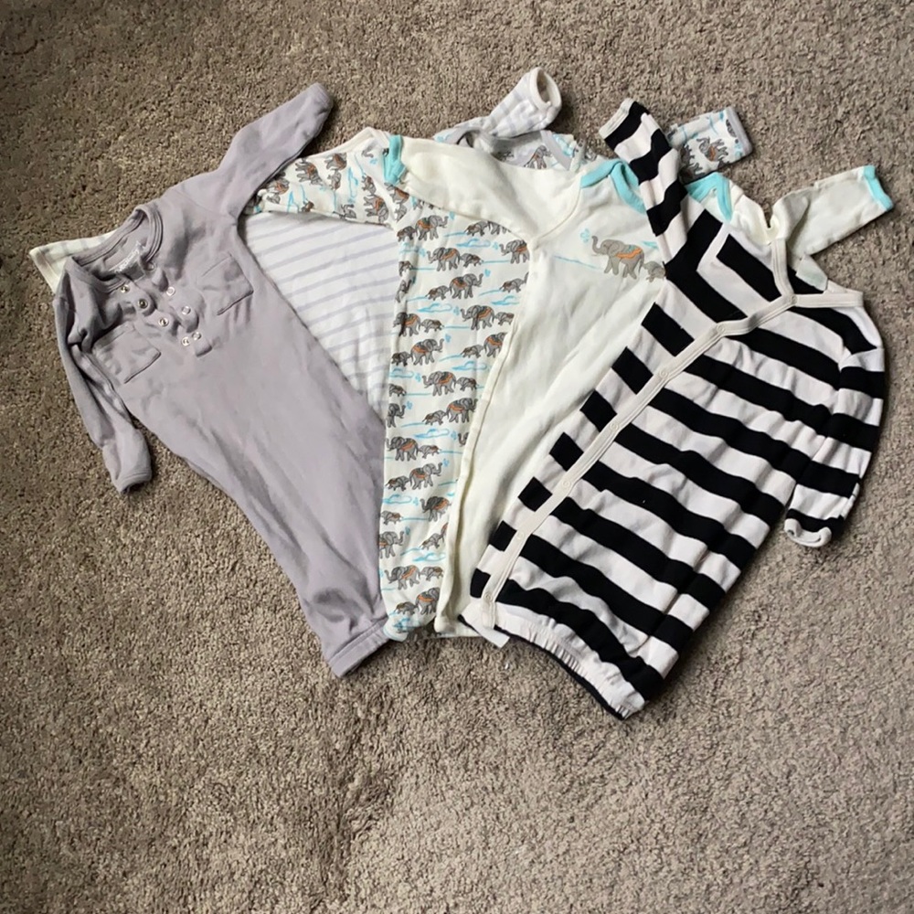 EUC 0-6 month organic neutral unisex gown bundle